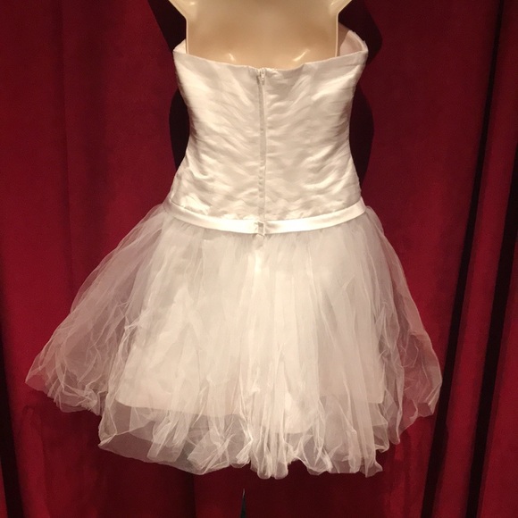 Lovely Wedding Dress - Picture 3 of 8